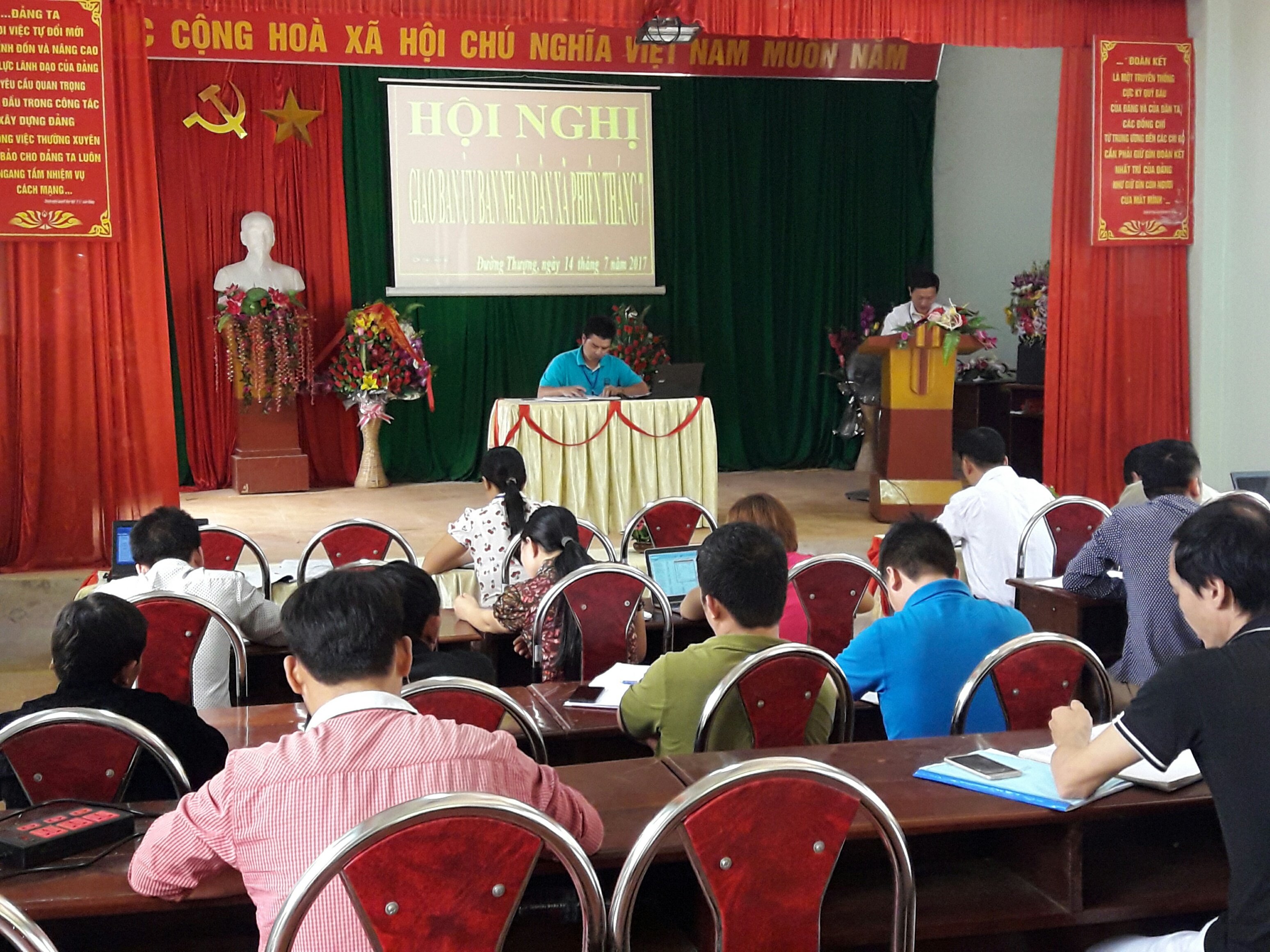Hội nghị giao ban tháng 7 của UBND xã Đường Thượng